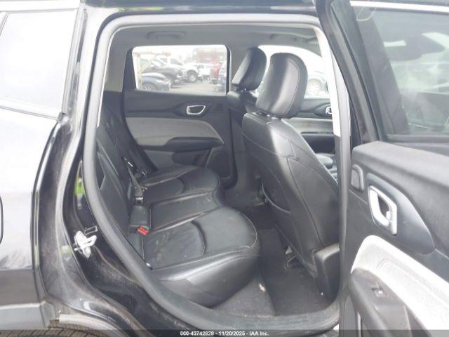 Jeep Compass Latitude Lux 4x4 Image 2