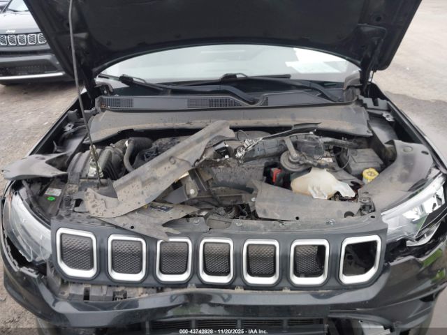 Jeep Compass Latitude Lux 4x4 Image 11