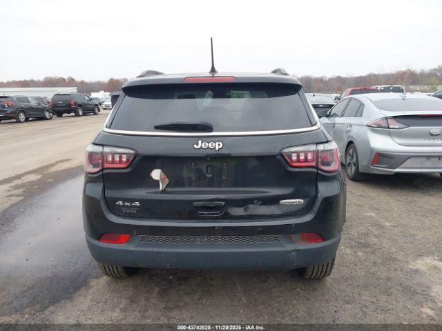 Jeep Compass Latitude Lux 4x4 Image 14