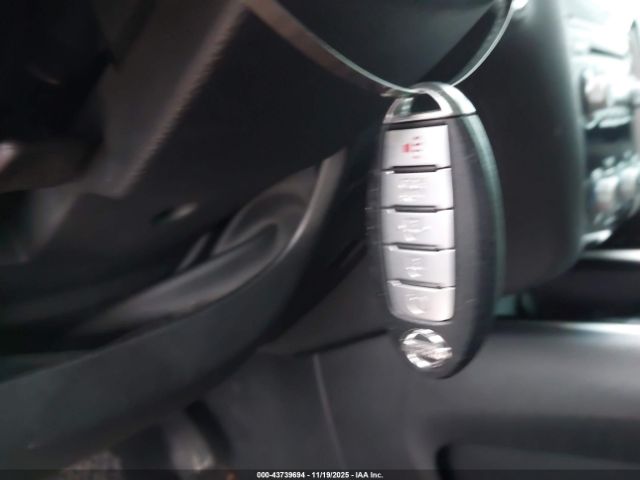 Nissan Pathfinder Image 9