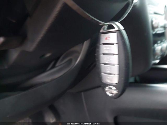 Nissan Pathfinder Image 9