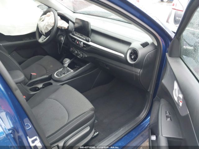 Kia Forte Lxs Image 4