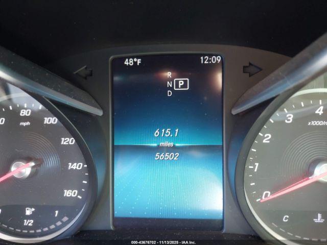 Mercedes-Benz C-Class 4matic Image 14