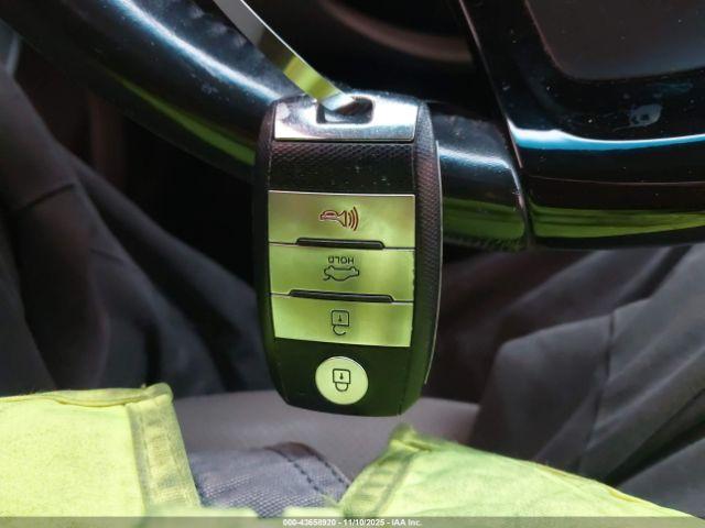 Kia Optima Ex Image 12