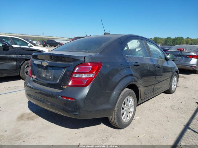 Chevrolet Sonic Lt Auto Image 12