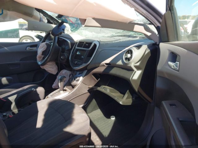 Chevrolet Sonic Lt Auto Image 14