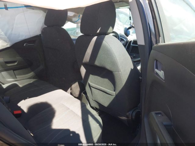 Chevrolet Sonic Lt Auto Image 17