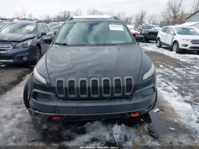 Jeep Cherokee Trailhawk Image 12