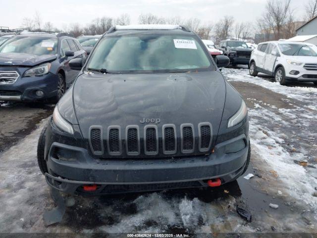 Jeep Cherokee Trailhawk Image 12