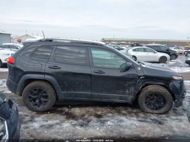 Jeep Cherokee Trailhawk Image 14