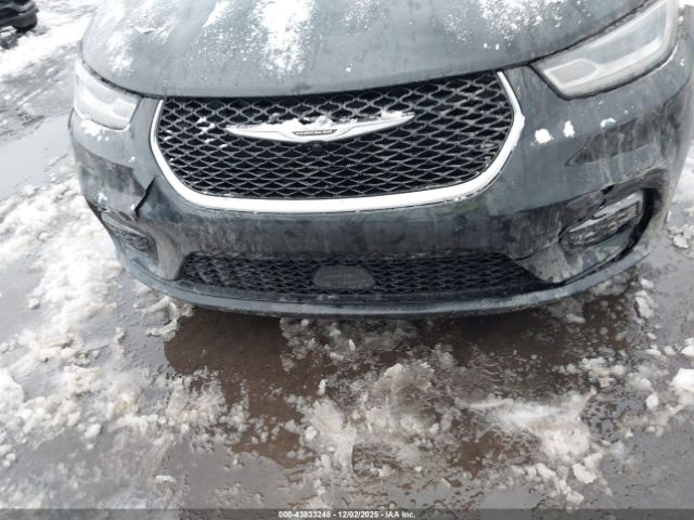 Chrysler Pacifica Touring L Image 5