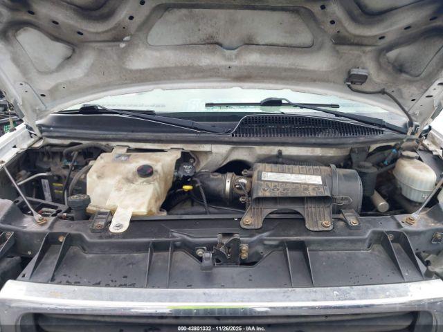 GMC Savana Ls Image 6