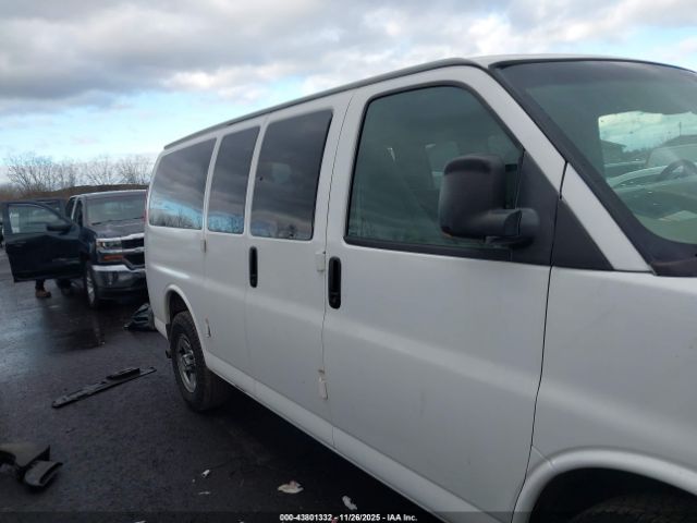 GMC Savana Ls Image 9