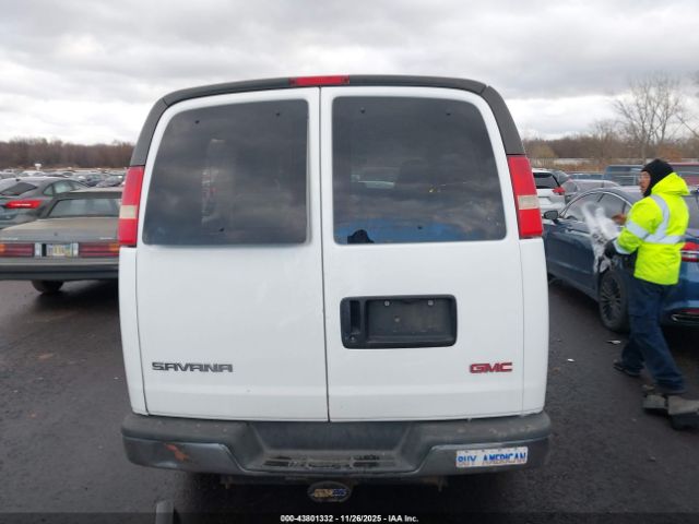 GMC Savana Ls Image 13