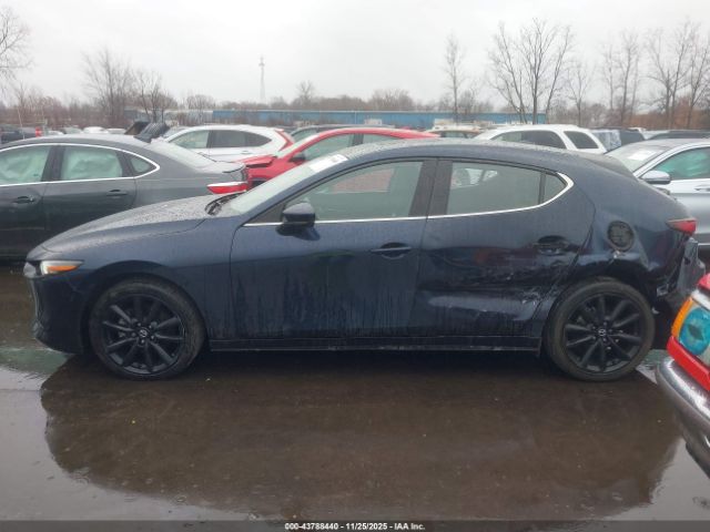 Mazda Mazda3 Premium Package Image 13