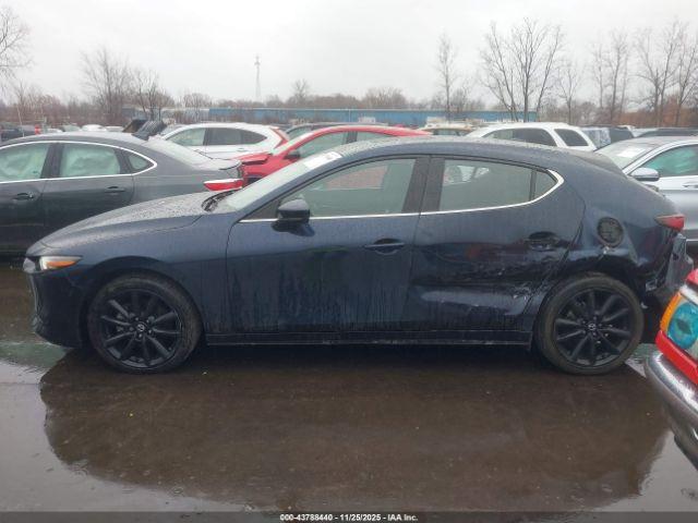 Mazda Mazda3 Premium Package Image 13