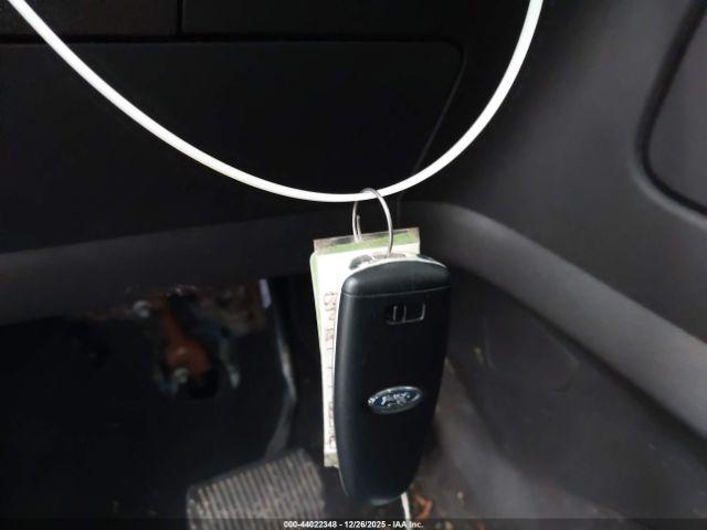 Ford Escape Titanium Image 11