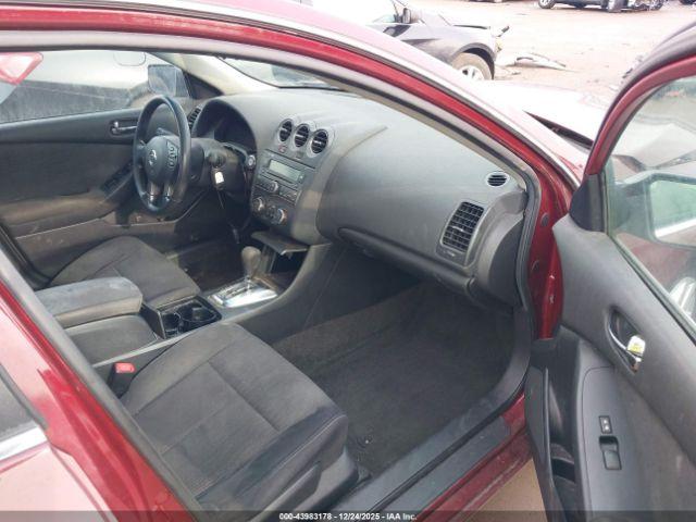 Nissan Altima 2.5 S Image 2