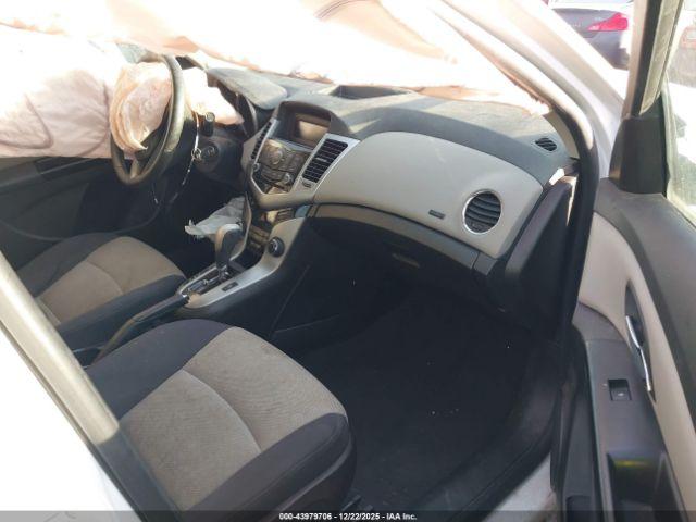 Chevrolet Cruze Ls Auto Image 4