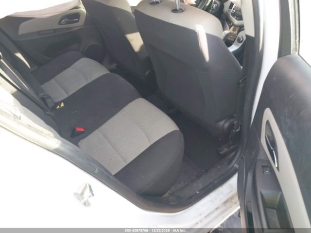 Chevrolet Cruze Ls Auto Image 8