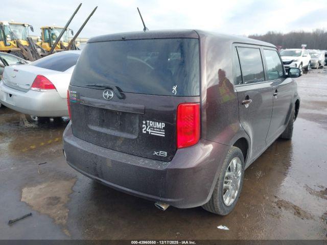 Scion xB Image 8