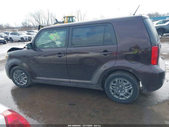 Scion xB Image 12