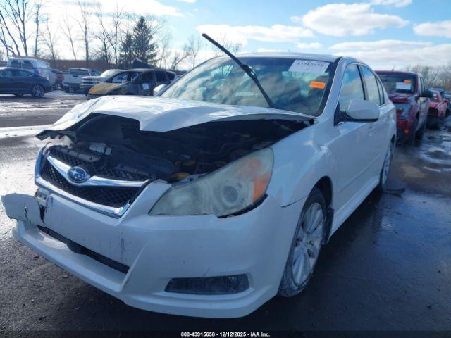 Subaru Legacy 2.5i Limited Image 10