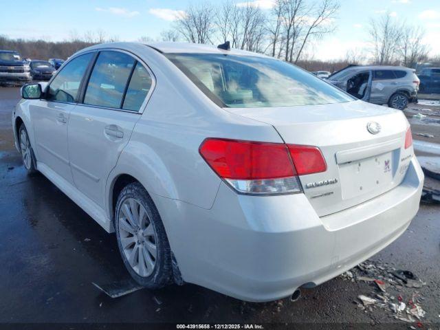 Subaru Legacy 2.5i Limited Image 9