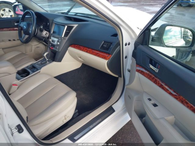 Subaru Legacy 2.5i Limited Image 15