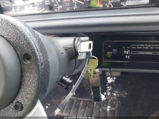 Buick LeSabre Custom Image 10