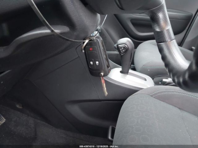 Chevrolet Trax 1ls Image 16