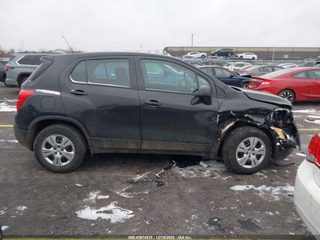 Chevrolet Trax 1ls Image 11