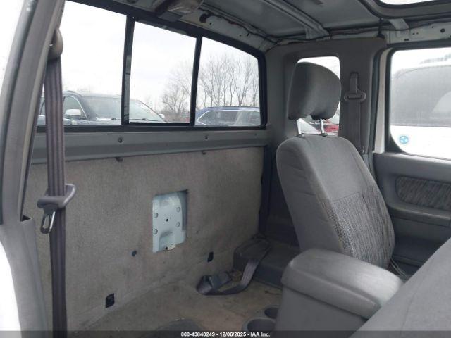 Nissan Frontier Image 2