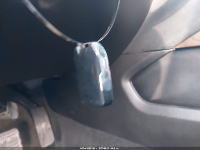 GMC Yukon Denali Image 8