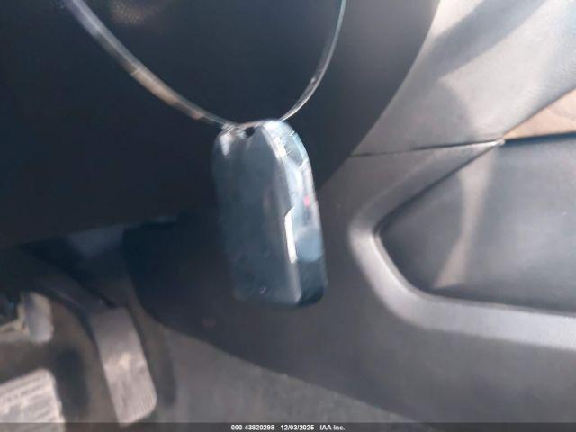 GMC Yukon Denali Image 8