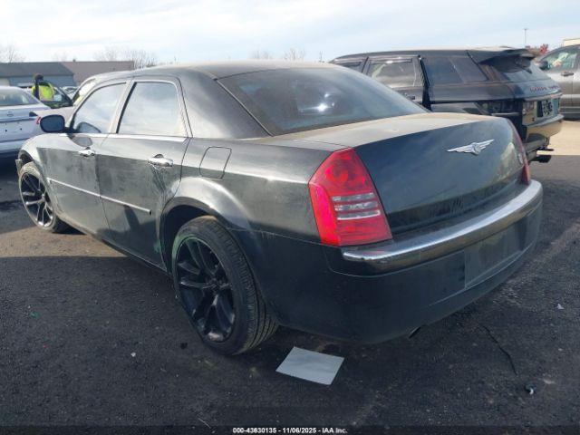 Chrysler 300c Image 2