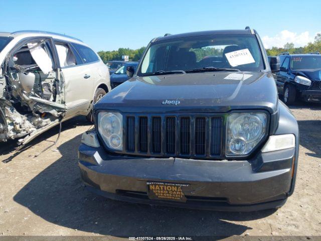 Jeep Liberty Sport Image 8