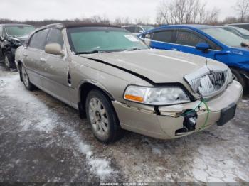  Salvage Lincoln Towncar