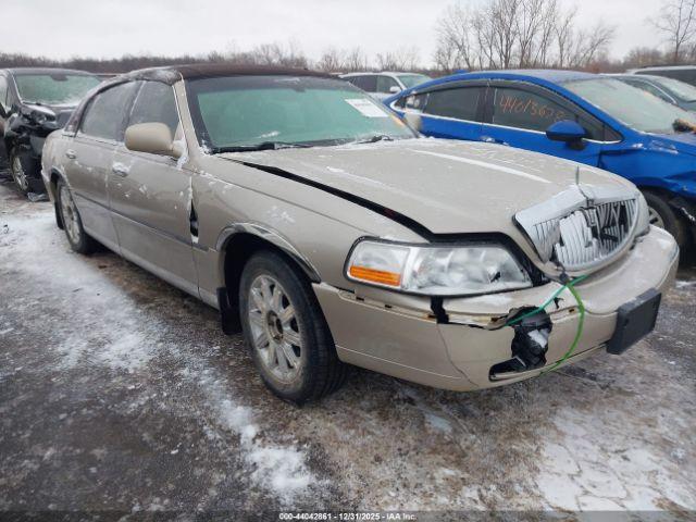  Salvage Lincoln Towncar