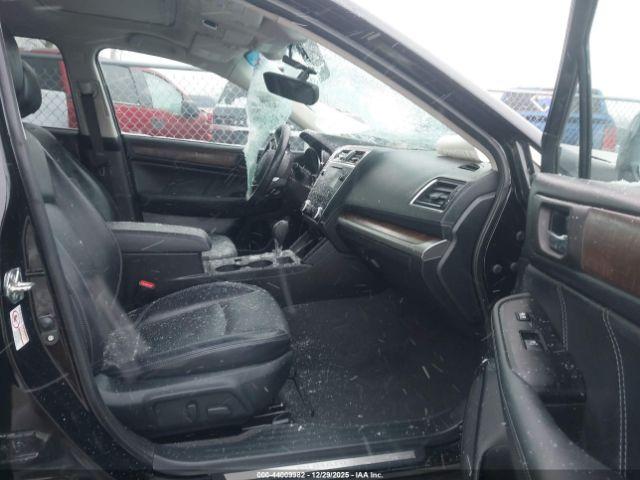 Subaru Outback 2.5i Limited Image 6