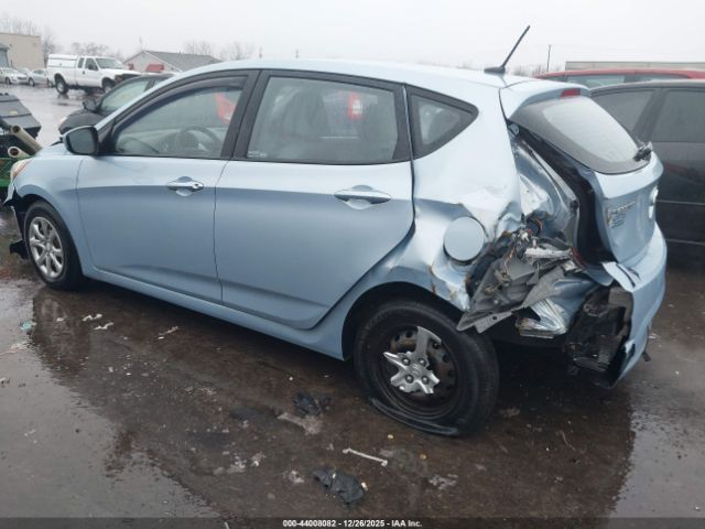 Hyundai ACCENT Gs Image 3