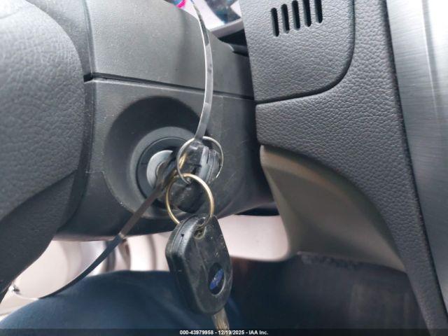 Ford Fusion S Image 16