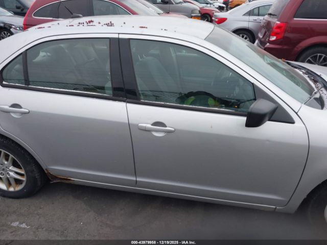 Ford Fusion S Image 3