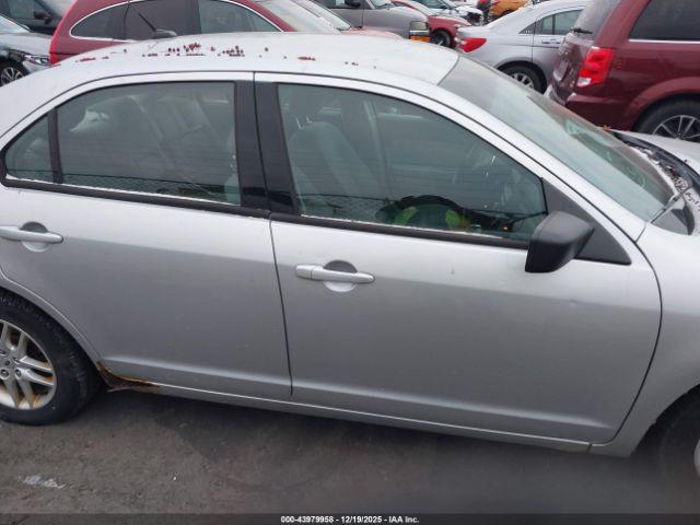 Ford Fusion S Image 3