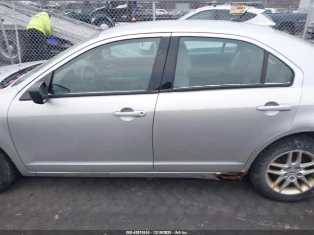 Ford Fusion S Image 14