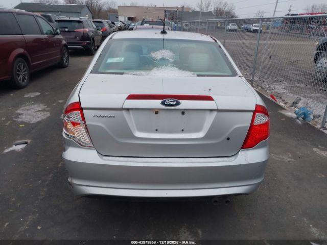 Ford Fusion S Image 2