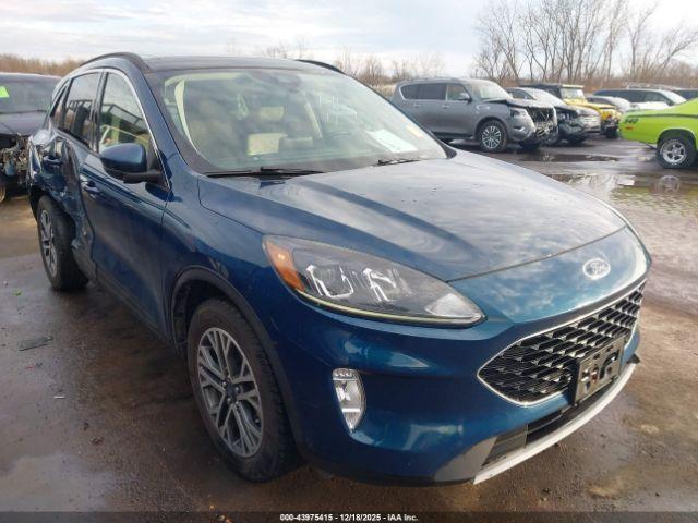  Salvage Ford Escape