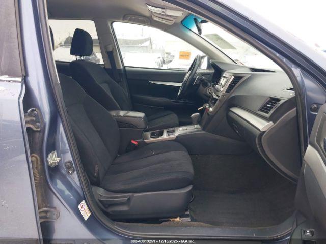 Subaru Outback 2.5i Premium Image 4