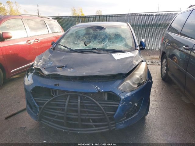 Hyundai ELANTRA Image 16