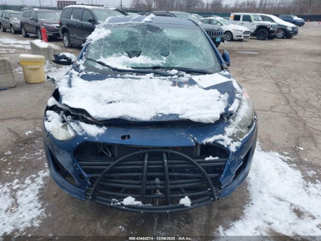 Hyundai ELANTRA Image 10